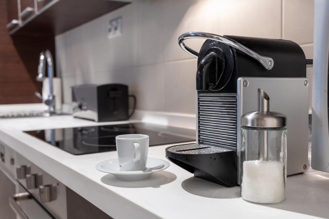 Urban Oasis With Free Parking Apartament