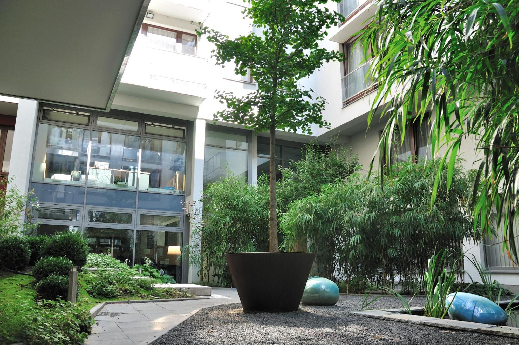 Urban Oasis With Free Parking Apartament